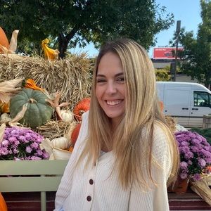 Meet your Posher, Lauren